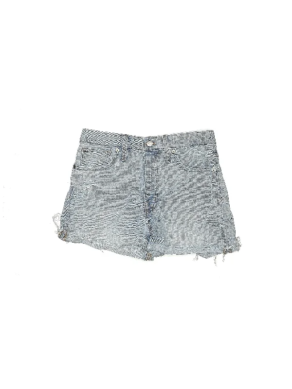 Low-Rise Denim Shorts in Light Wash