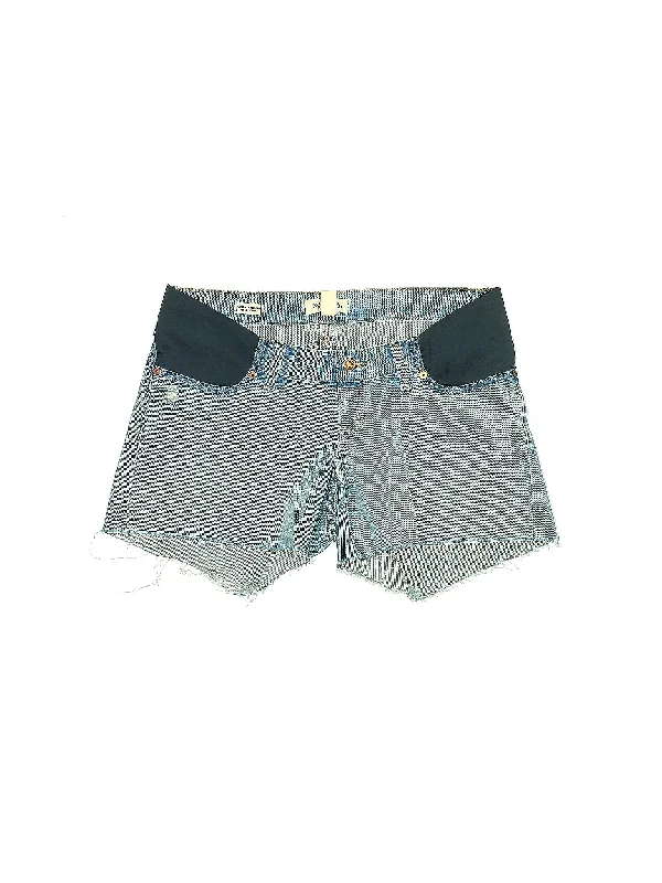 Low-Rise Denim Shorts in Light Wash